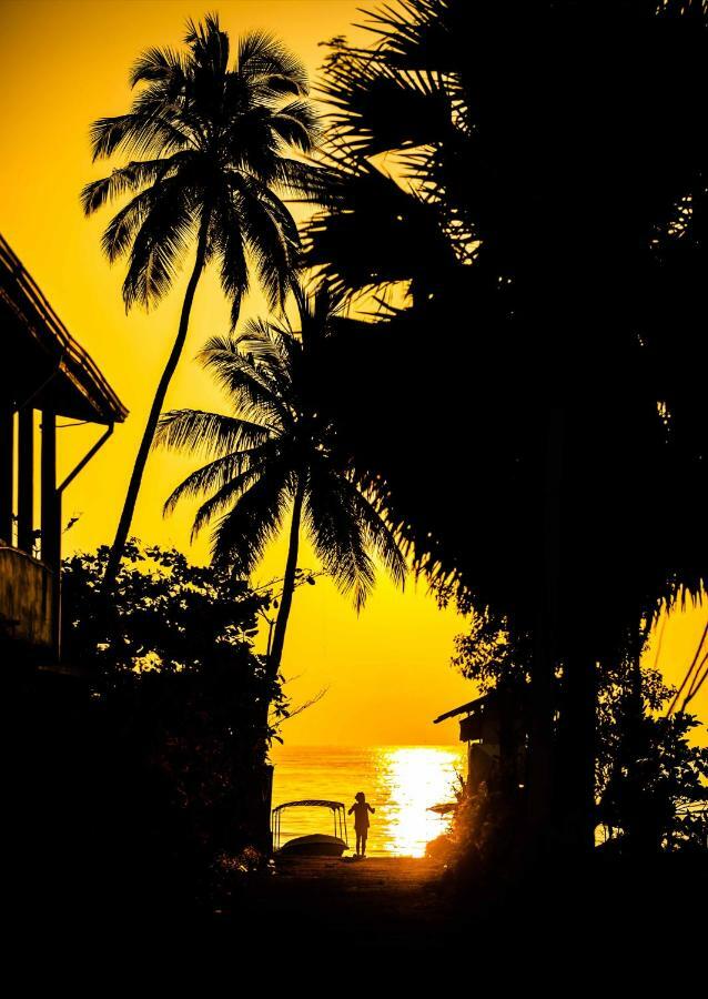 Akki'S Hostel ตรินโคมาลี ภายนอก รูปภาพ